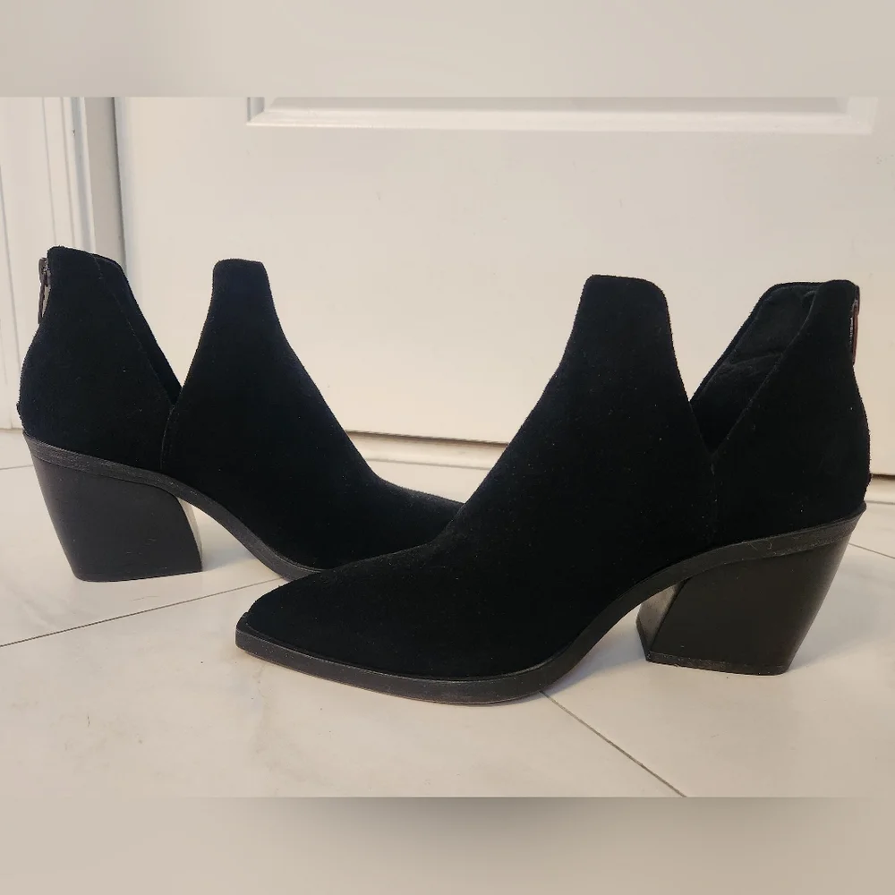 Vince Camuto Bibestie Suede Ankle Boots